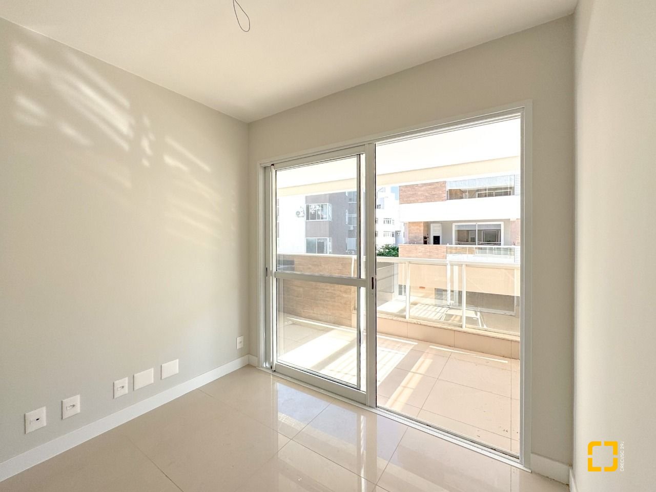 Apartamento com 76m², 4 quartos (sendo 2 suítes), 1 garagem, no bairro Itacorubi em Florianópolis