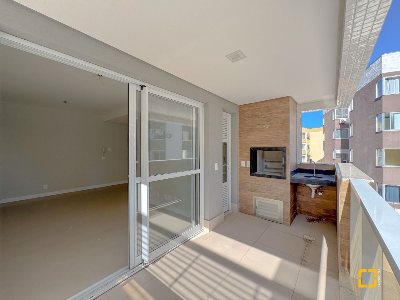 Apartamento com 76m², 4 quartos (sendo 2 suítes), 1 garagem, no bairro Itacorubi em Florianópolis