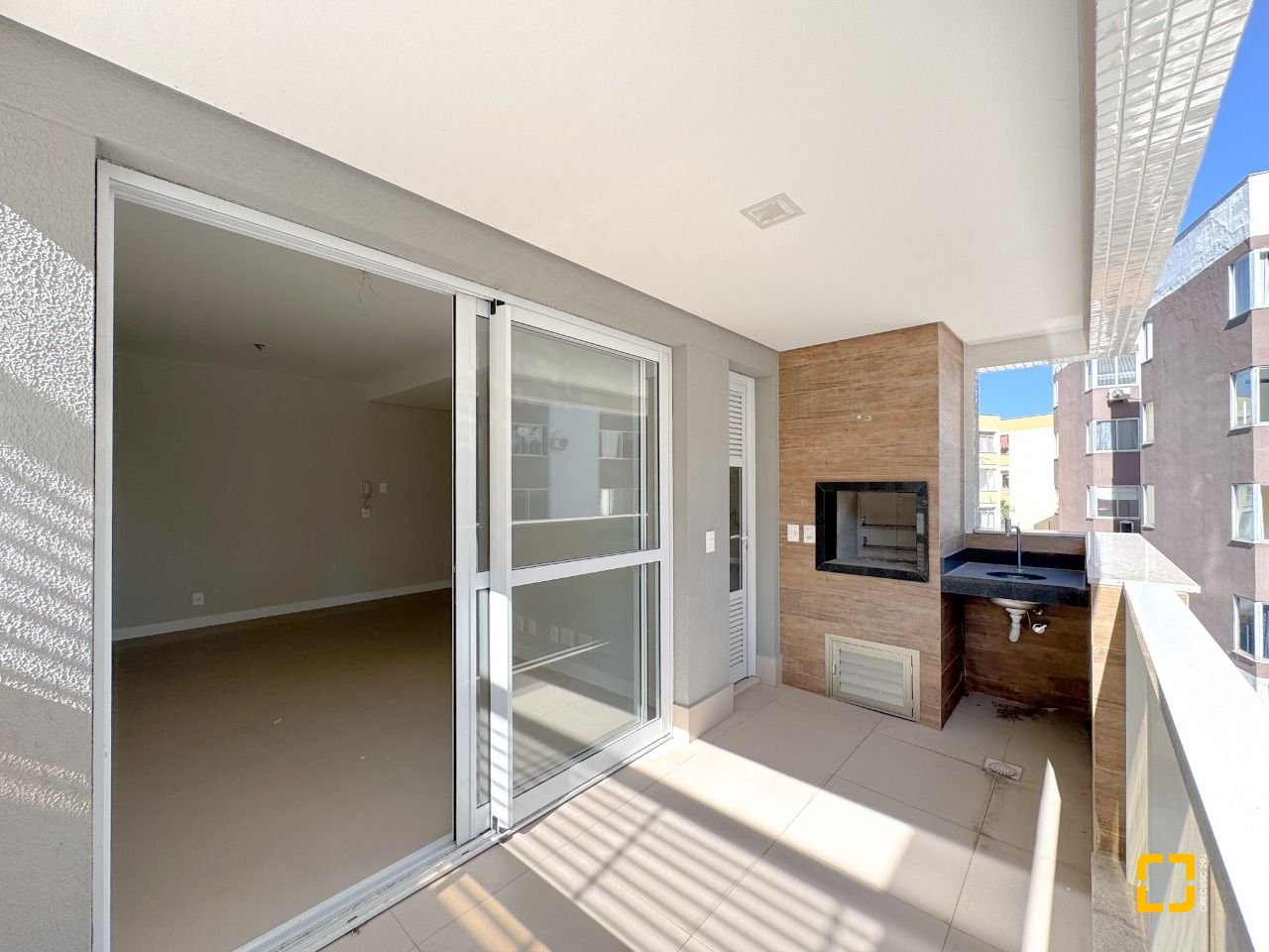 Apartamento com 76m², 4 quartos (sendo 2 suítes), 1 garagem, no bairro Itacorubi em Florianópolis