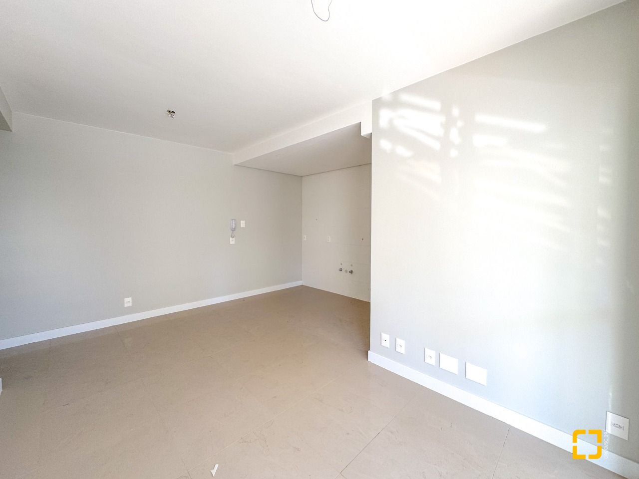 Apartamento com 76m², 4 quartos (sendo 2 suítes), 1 garagem, no bairro Itacorubi em Florianópolis