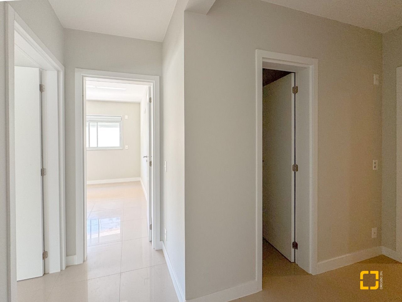 Apartamento com 76m², 4 quartos (sendo 2 suítes), 1 garagem, no bairro Itacorubi em Florianópolis