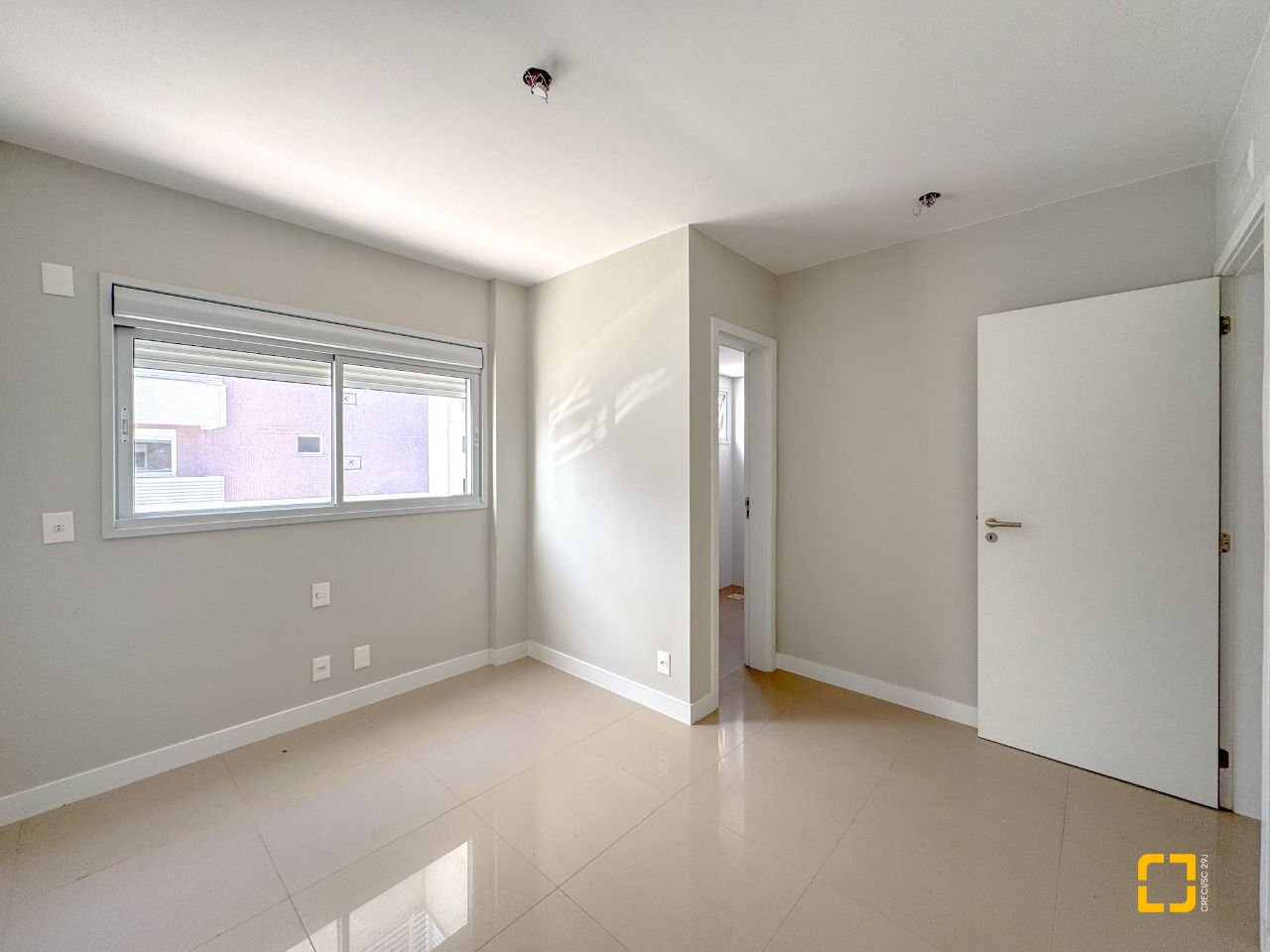 Apartamento com 76m², 4 quartos (sendo 2 suítes), 1 garagem, no bairro Itacorubi em Florianópolis