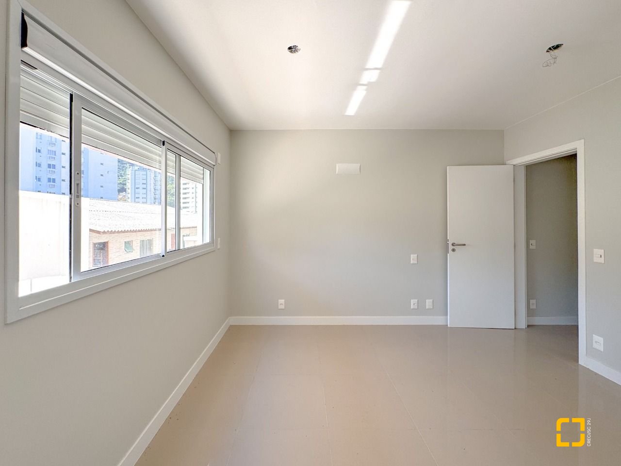 Apartamento com 76m², 4 quartos (sendo 2 suítes), 1 garagem, no bairro Itacorubi em Florianópolis