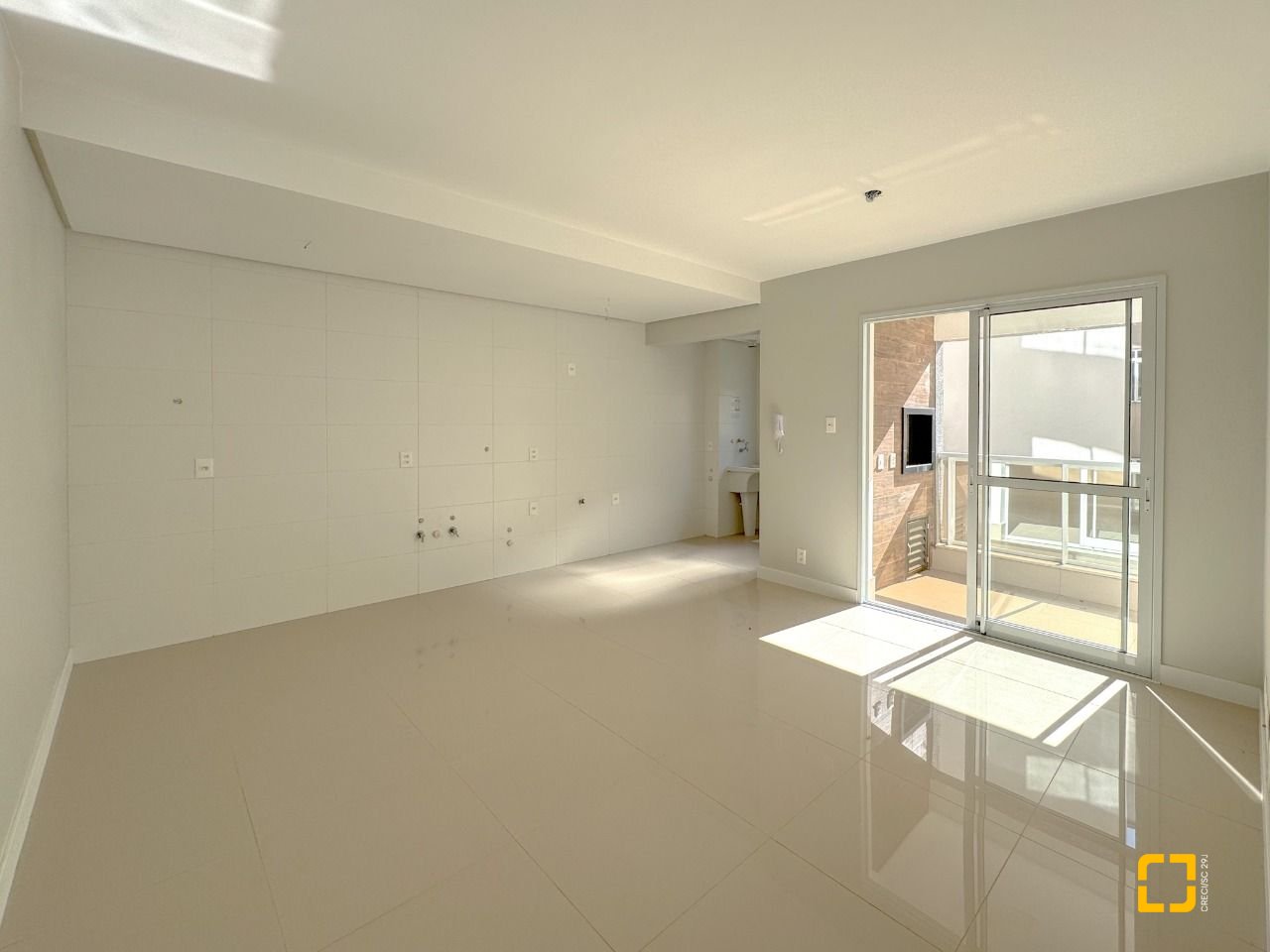Apartamento com 76m², 3 quartos (sendo 1 suíte), 2 garagens, no bairro Itacorubi em Florianópolis