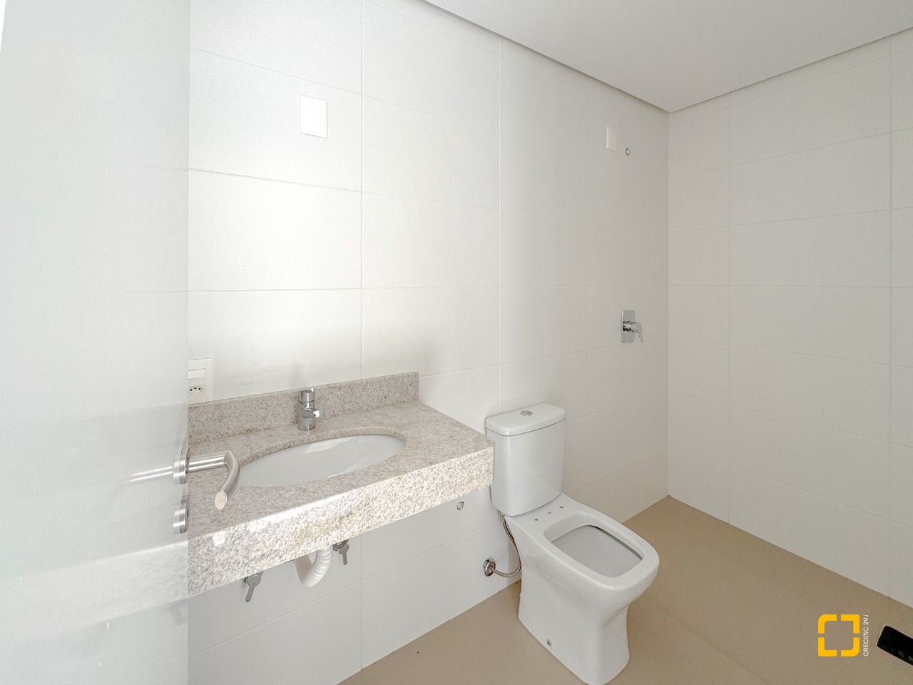 Apartamento com 76m², 3 quartos (sendo 1 suíte), 2 garagens, no bairro Itacorubi em Florianópolis