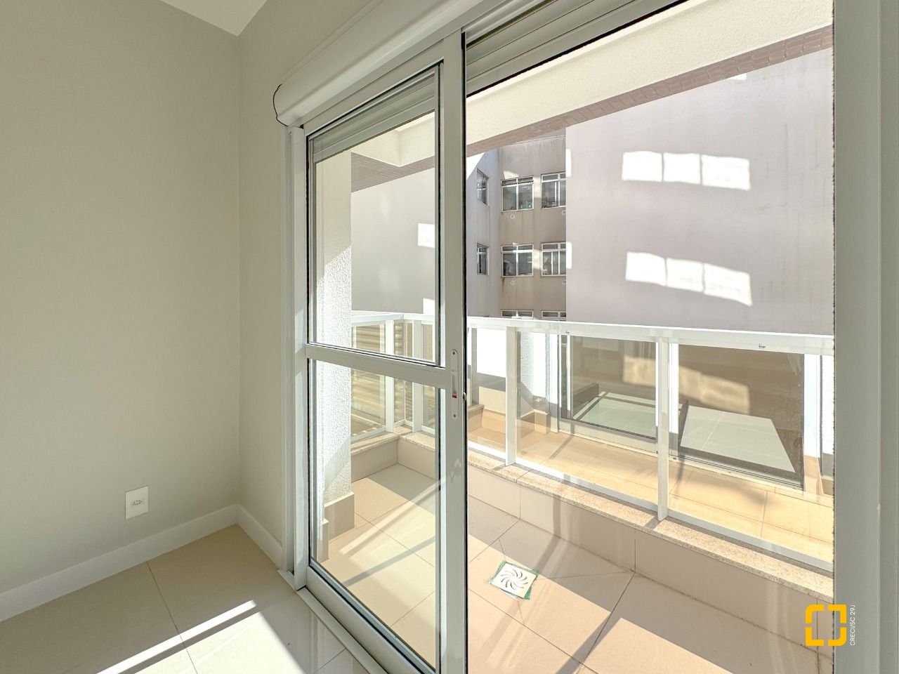 Apartamento com 76m², 3 quartos (sendo 1 suíte), 2 garagens, no bairro Itacorubi em Florianópolis