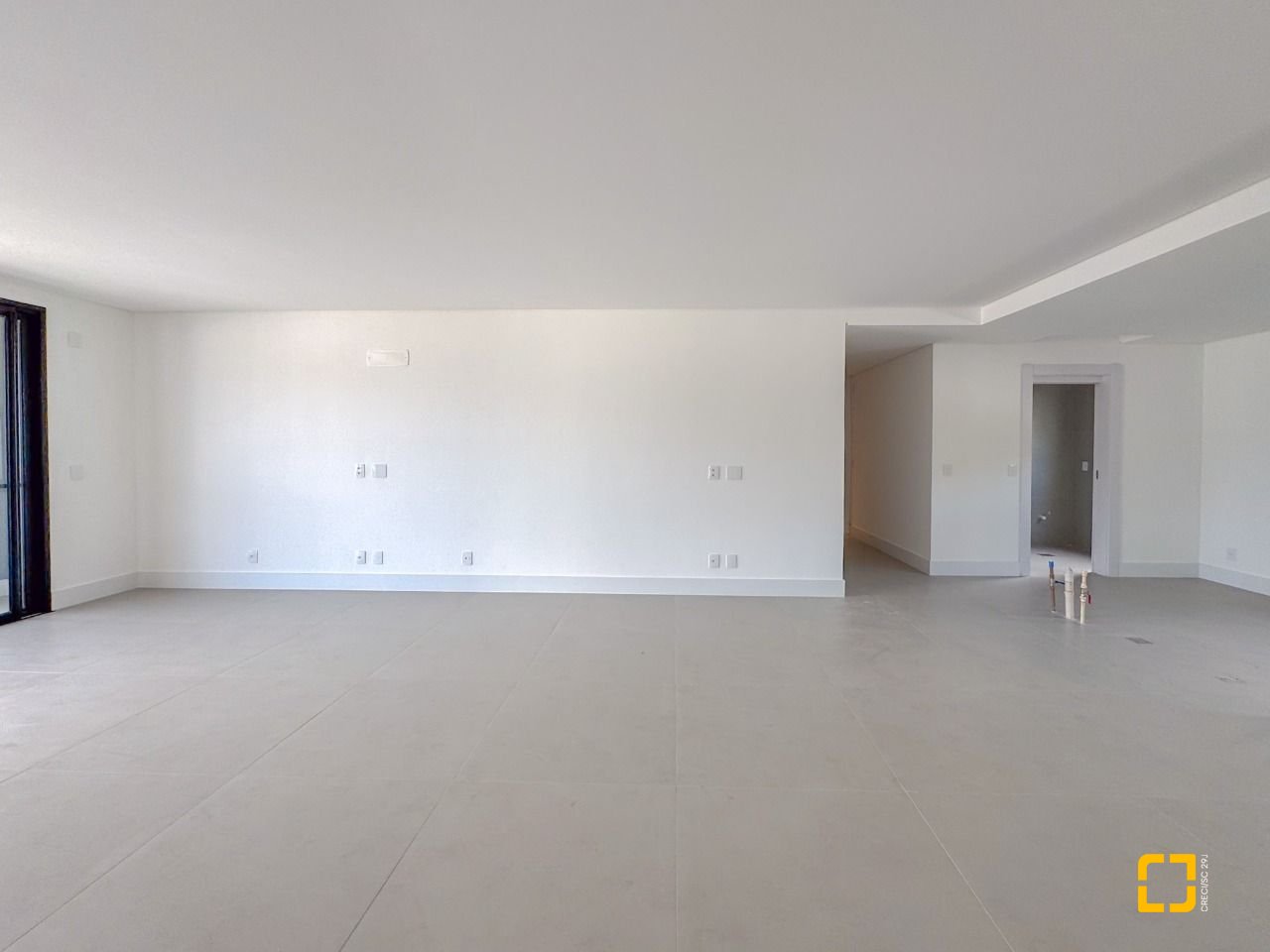 Apartamento com 166m², 6 quartos (sendo 3 suítes), 3 garagens, no bairro João Paulo em Florianópolis