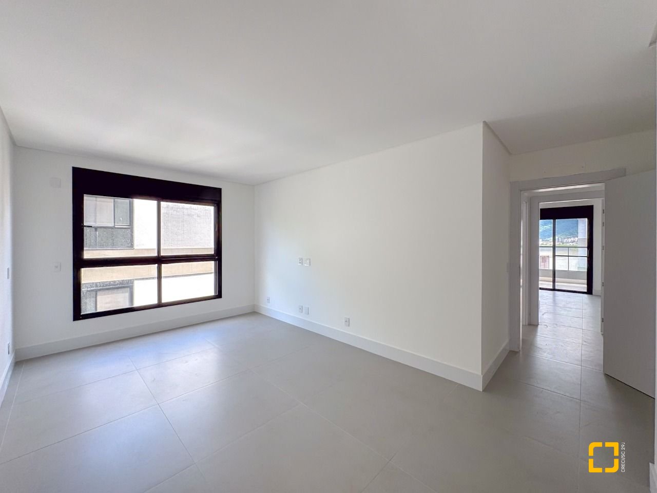 Apartamento com 166m², 6 quartos (sendo 3 suítes), 3 garagens, no bairro João Paulo em Florianópolis