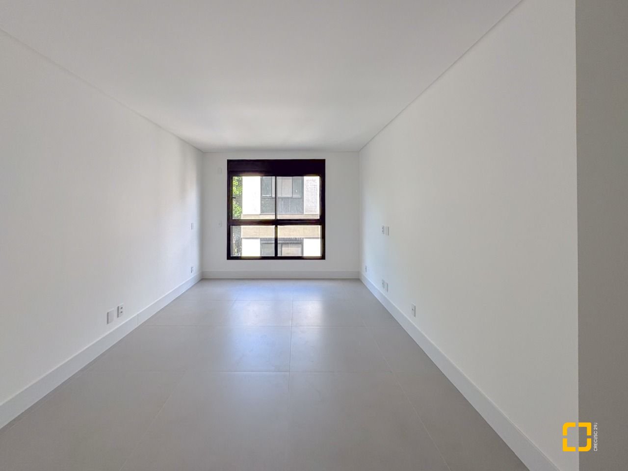 Apartamento com 166m², 6 quartos (sendo 3 suítes), 3 garagens, no bairro João Paulo em Florianópolis