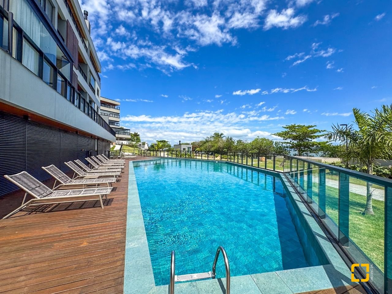 Apartamento com 166m², 6 quartos (sendo 3 suítes), 3 garagens, no bairro João Paulo em Florianópolis