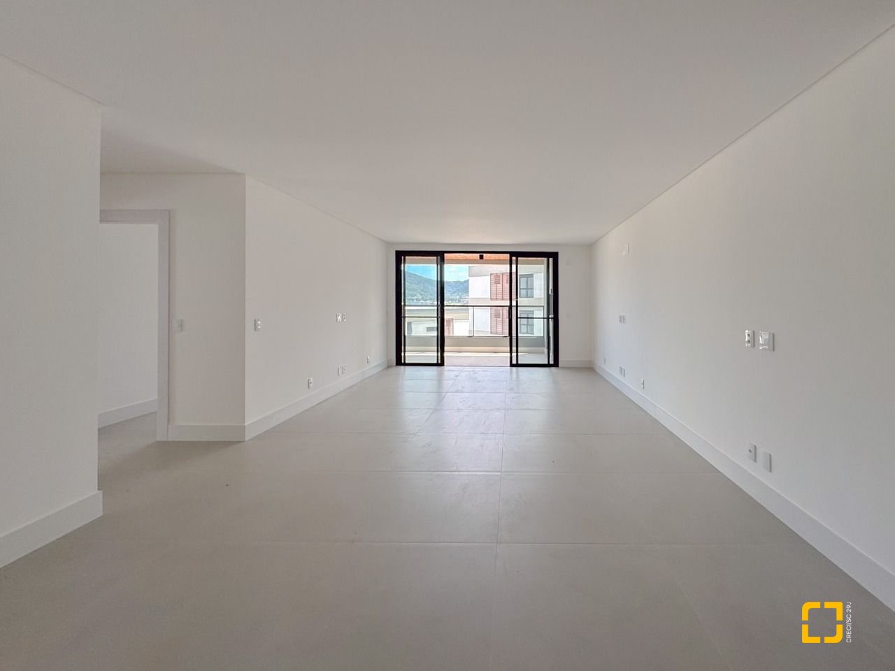 Apartamento com 166m², 6 quartos (sendo 3 suítes), 3 garagens, no bairro João Paulo em Florianópolis