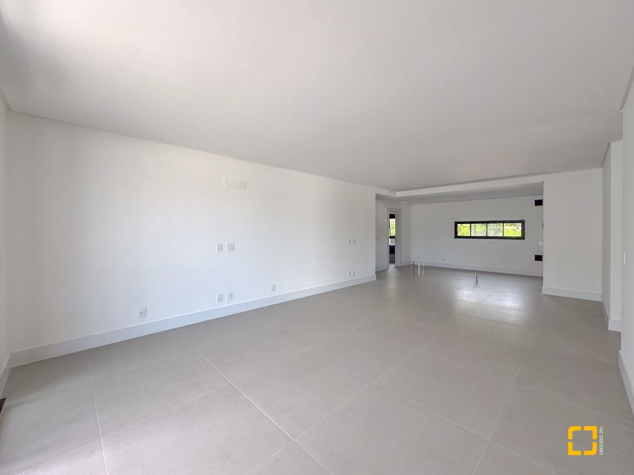 Apartamento com 166m², 6 quartos (sendo 3 suítes), 3 garagens, no bairro João Paulo em Florianópolis