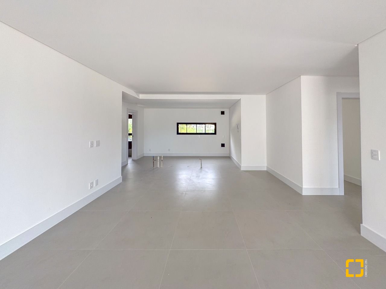 Apartamento com 166m², 6 quartos (sendo 3 suítes), 3 garagens, no bairro João Paulo em Florianópolis