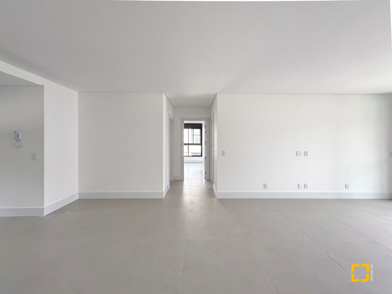 Apartamento com 166m², 6 quartos (sendo 3 suítes), 3 garagens, no bairro João Paulo em Florianópolis