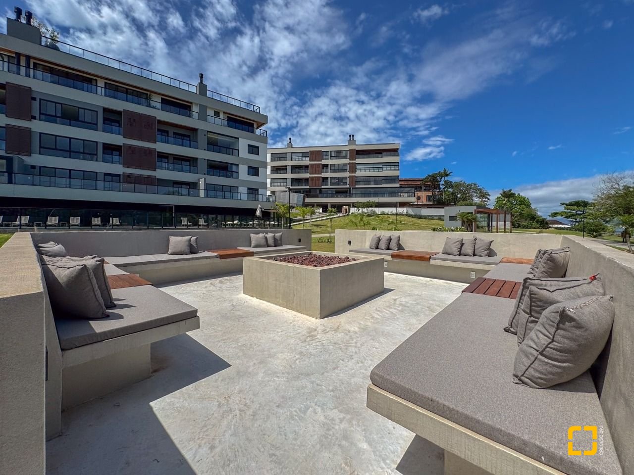 Apartamento com 166m², 6 quartos (sendo 3 suítes), 3 garagens, no bairro João Paulo em Florianópolis