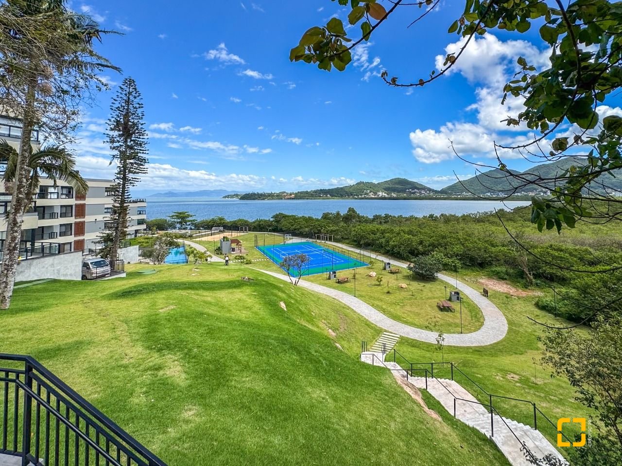 Apartamento com 166m², 6 quartos (sendo 3 suítes), 3 garagens, no bairro João Paulo em Florianópolis