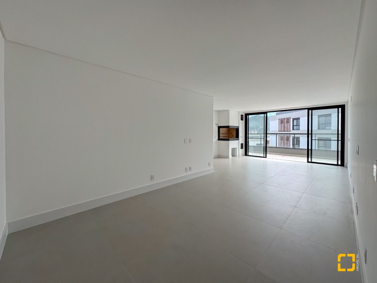 Apartamento com 163m², 6 quartos (sendo 3 suítes), 2 garagens, no bairro João Paulo em Florianópolis