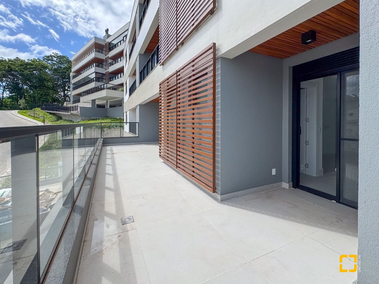 Apartamento com 163m², 6 quartos (sendo 3 suítes), 2 garagens, no bairro João Paulo em Florianópolis
