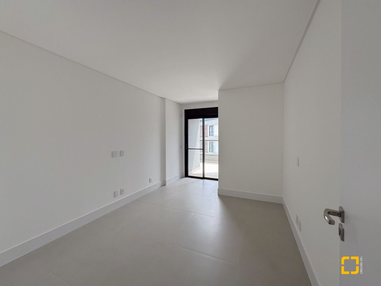 Apartamento com 163m², 6 quartos (sendo 3 suítes), 2 garagens, no bairro João Paulo em Florianópolis