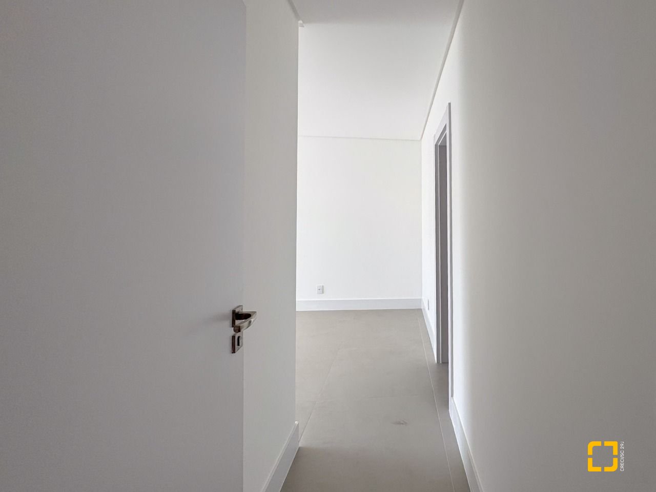 Apartamento com 163m², 6 quartos (sendo 3 suítes), 2 garagens, no bairro João Paulo em Florianópolis
