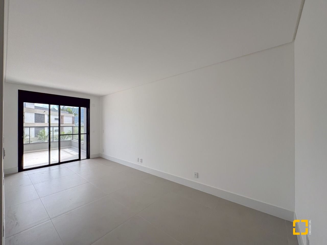 Apartamento com 163m², 6 quartos (sendo 3 suítes), 2 garagens, no bairro João Paulo em Florianópolis