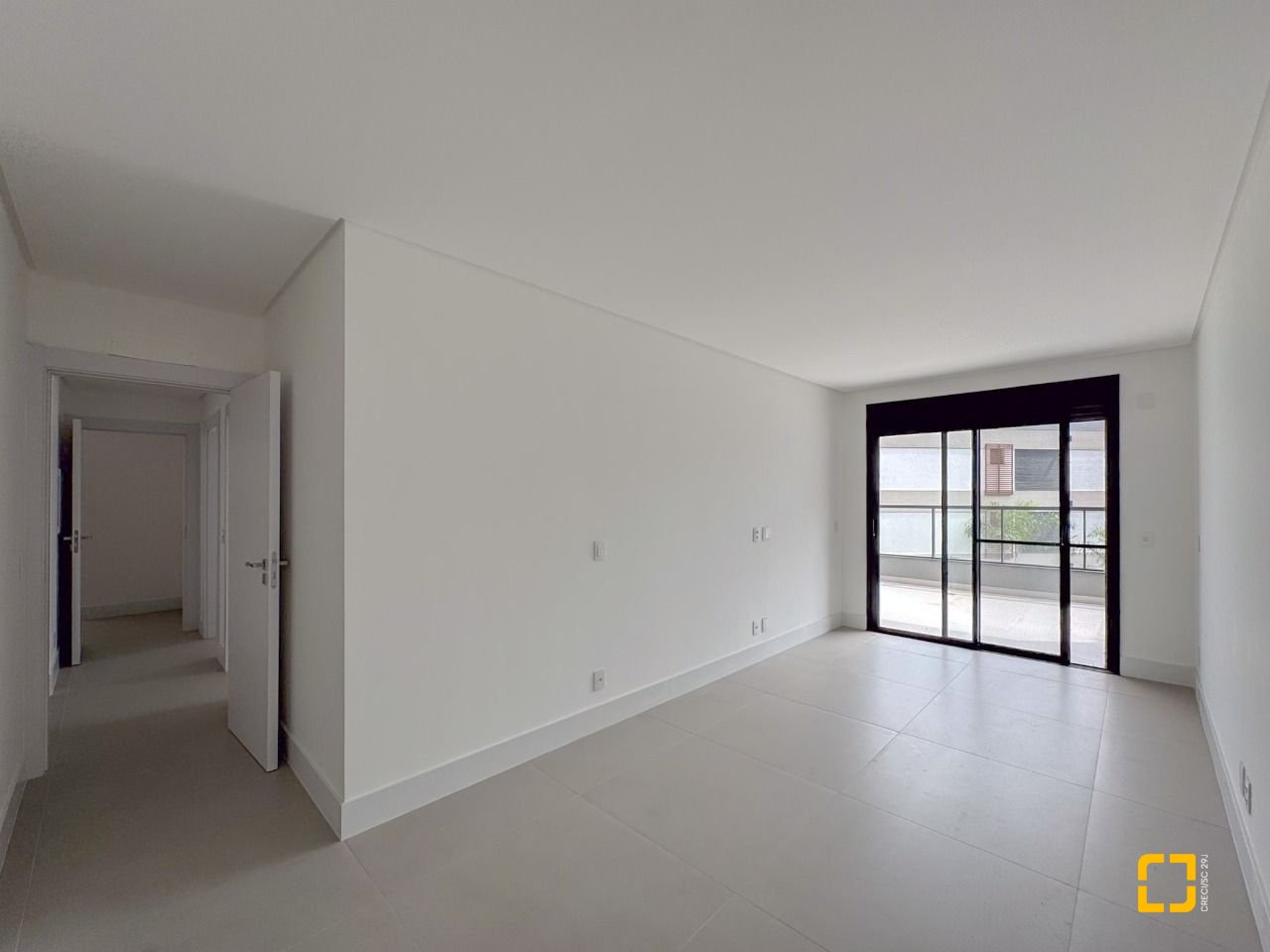 Apartamento com 163m², 6 quartos (sendo 3 suítes), 2 garagens, no bairro João Paulo em Florianópolis