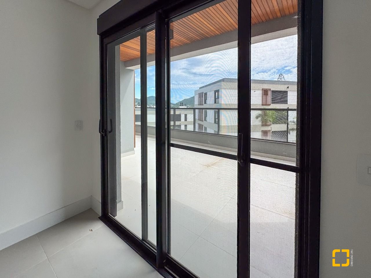 Apartamento com 163m², 6 quartos (sendo 3 suítes), 2 garagens, no bairro João Paulo em Florianópolis