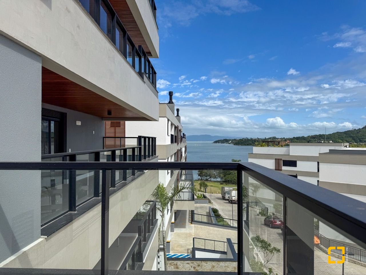 Apartamento com 163m², 6 quartos (sendo 3 suítes), 2 garagens, no bairro João Paulo em Florianópolis