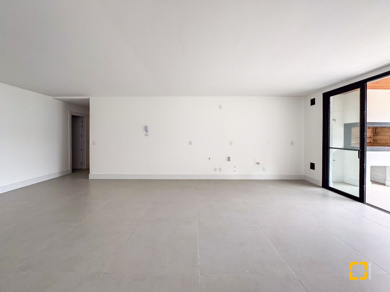 Apartamento com 134m², 6 quartos (sendo 3 suítes), 2 garagens, no bairro João Paulo em Florianópolis