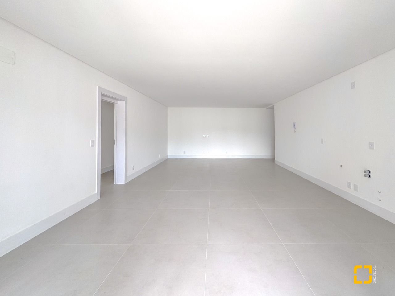 Apartamento com 166m², 6 quartos (sendo 3 suítes), 3 garagens, no bairro João Paulo em Florianópolis