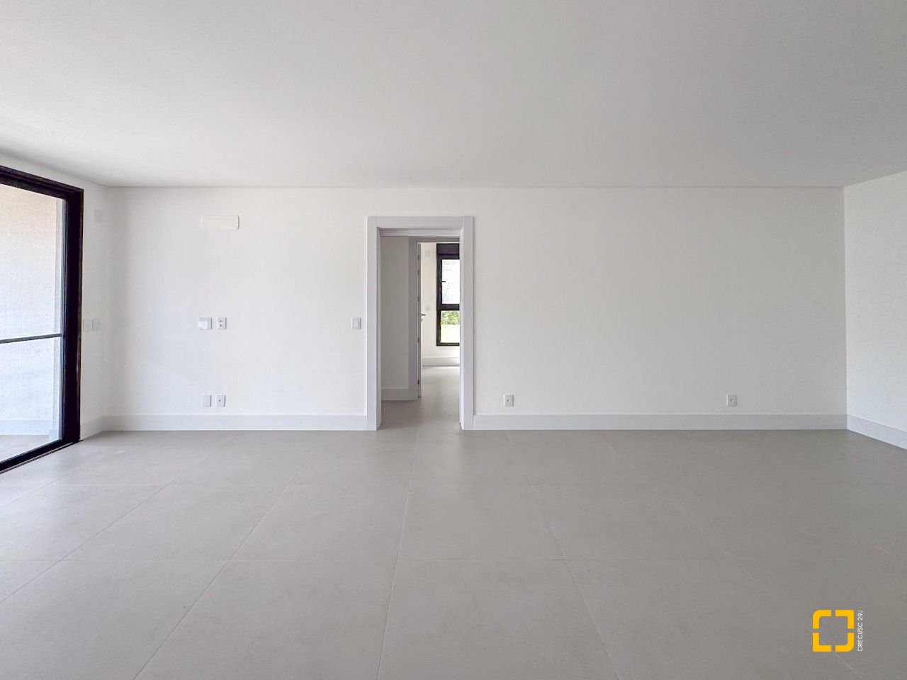 Apartamento com 166m², 6 quartos (sendo 3 suítes), 3 garagens, no bairro João Paulo em Florianópolis