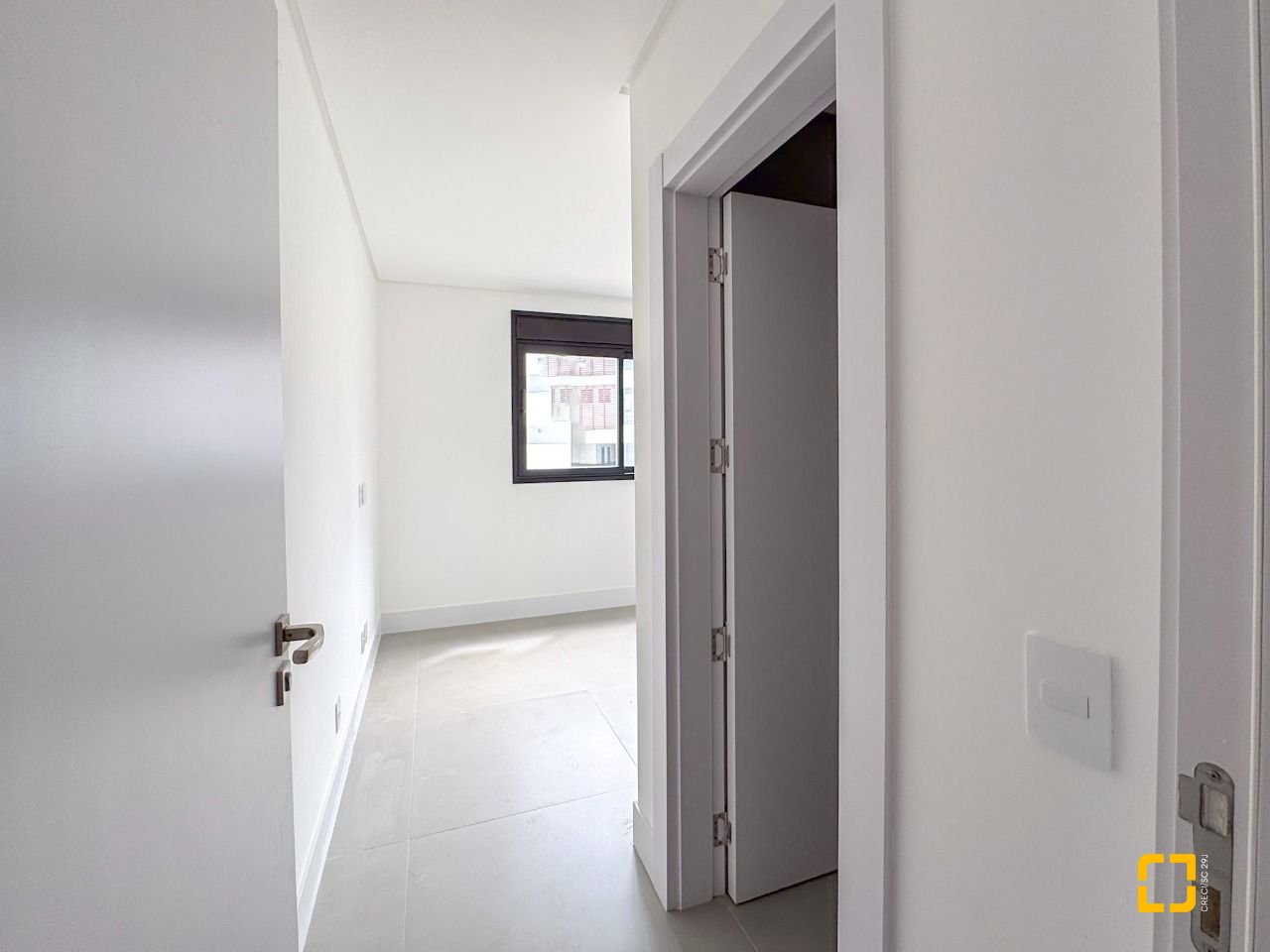 Apartamento com 166m², 6 quartos (sendo 3 suítes), 3 garagens, no bairro João Paulo em Florianópolis