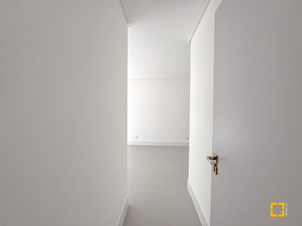 Apartamento com 166m², 6 quartos (sendo 3 suítes), 3 garagens, no bairro João Paulo em Florianópolis