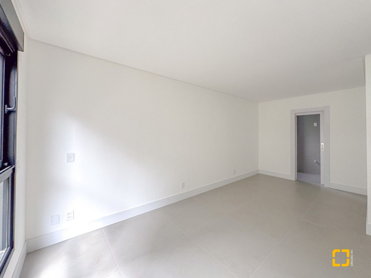 Apartamento com 166m², 6 quartos (sendo 3 suítes), 3 garagens, no bairro João Paulo em Florianópolis