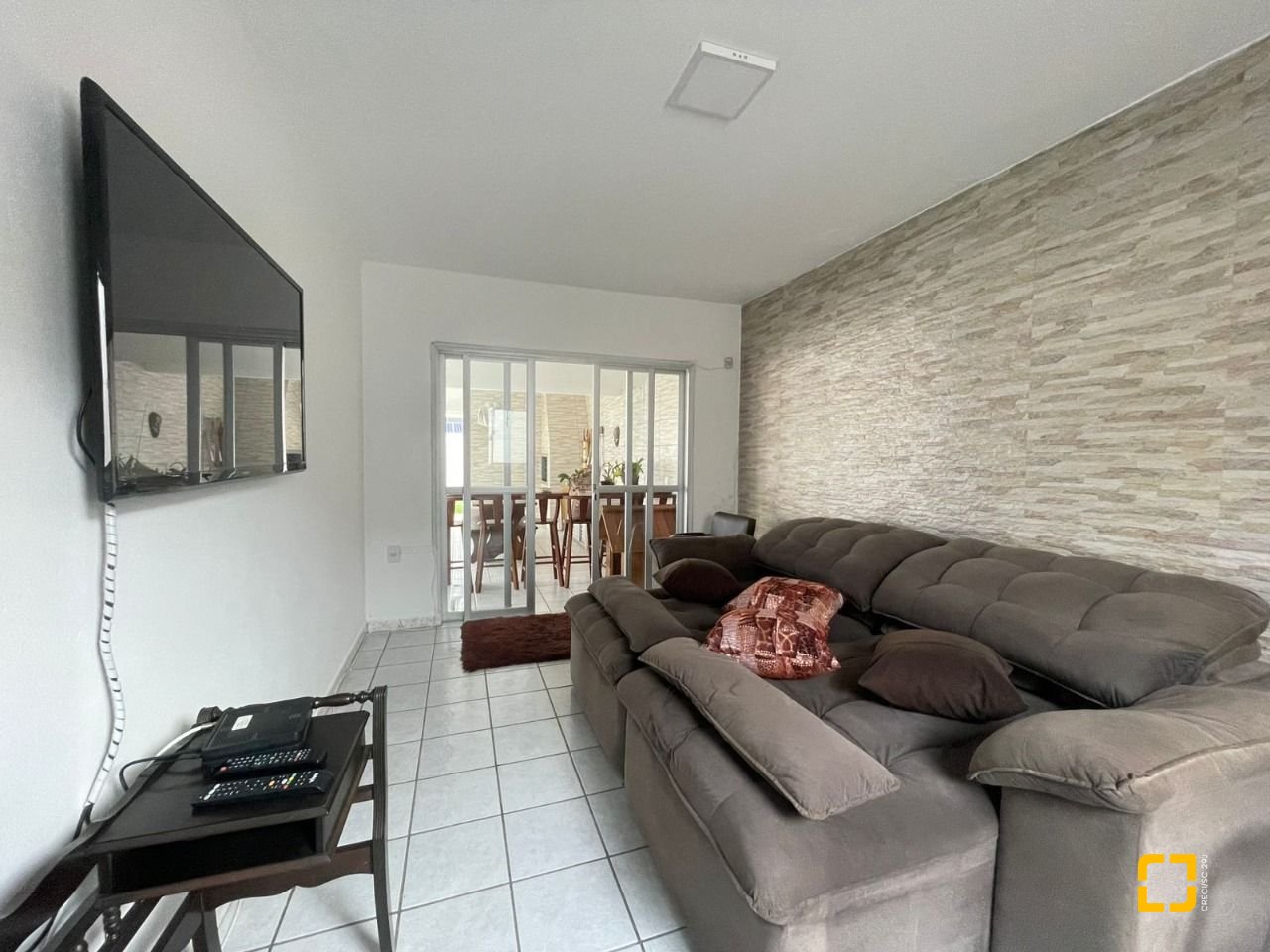 Casa com 210m², 5 quartos (sendo 2 suítes), 3 garagens, no bairro Ingleses em Florianópolis