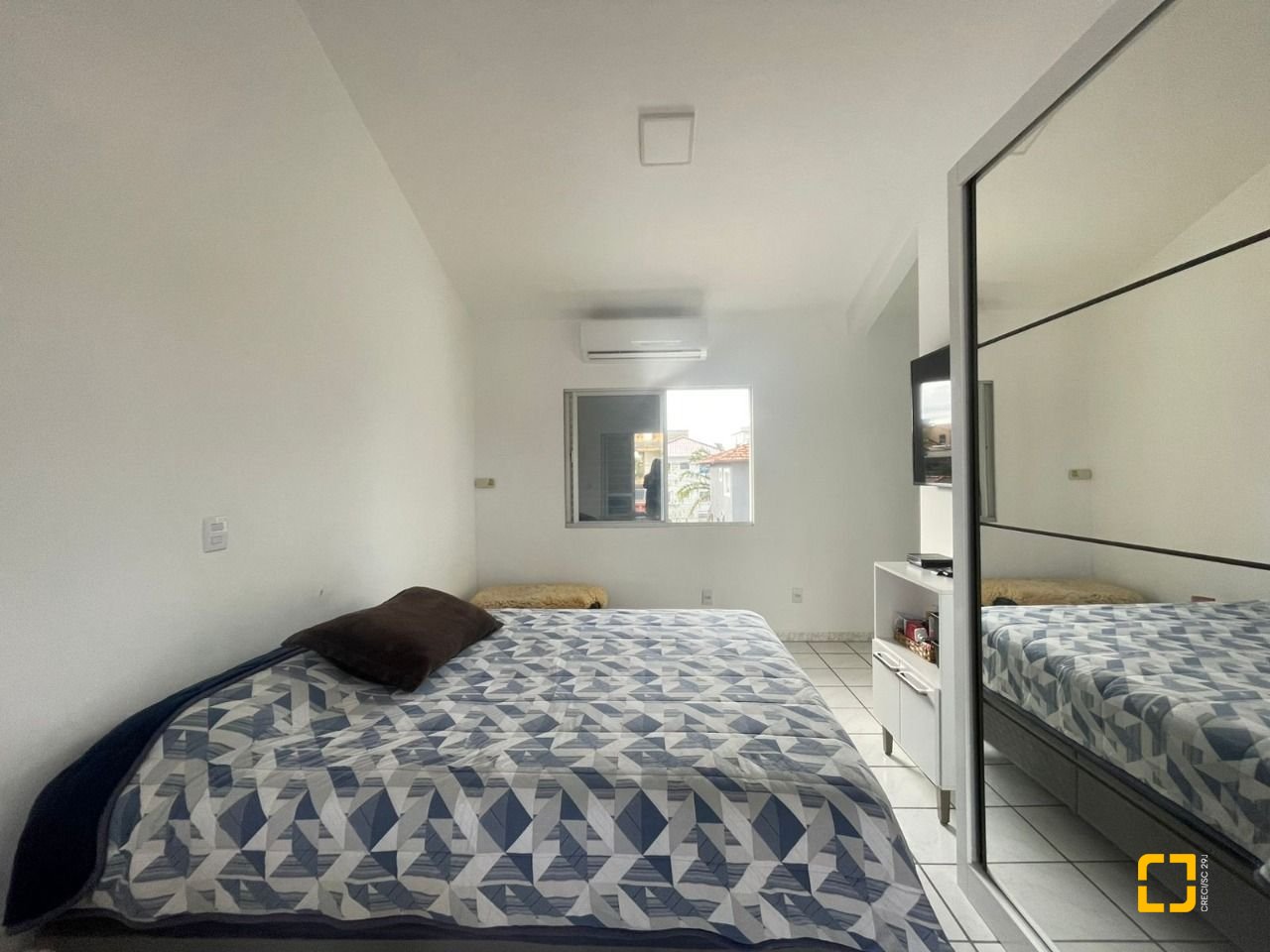 Casa com 210m², 5 quartos (sendo 2 suítes), 3 garagens, no bairro Ingleses em Florianópolis