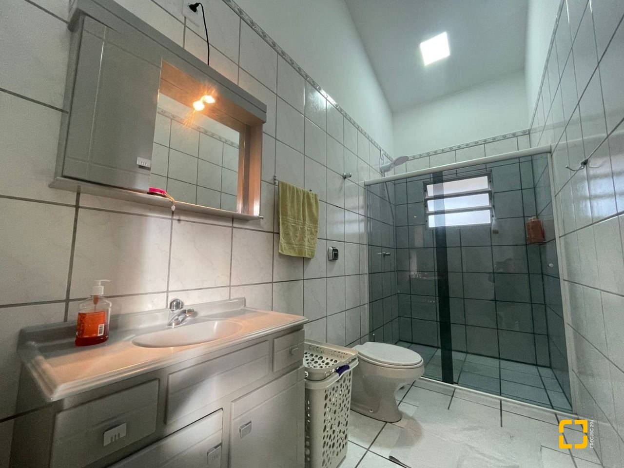 Casa com 210m², 5 quartos (sendo 2 suítes), 3 garagens, no bairro Ingleses em Florianópolis