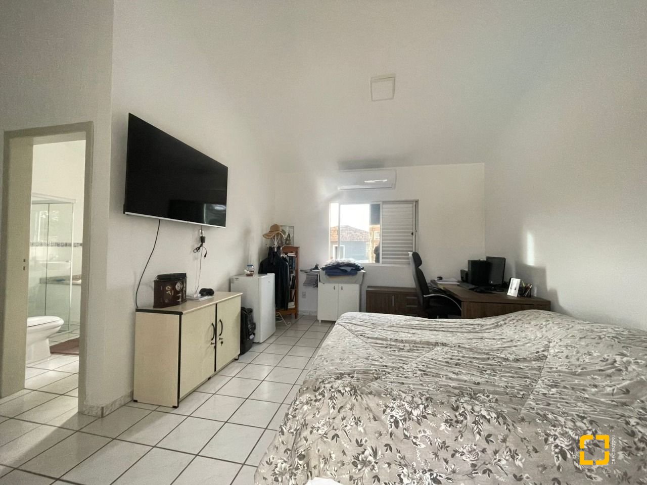 Casa com 210m², 5 quartos (sendo 2 suítes), 3 garagens, no bairro Ingleses em Florianópolis