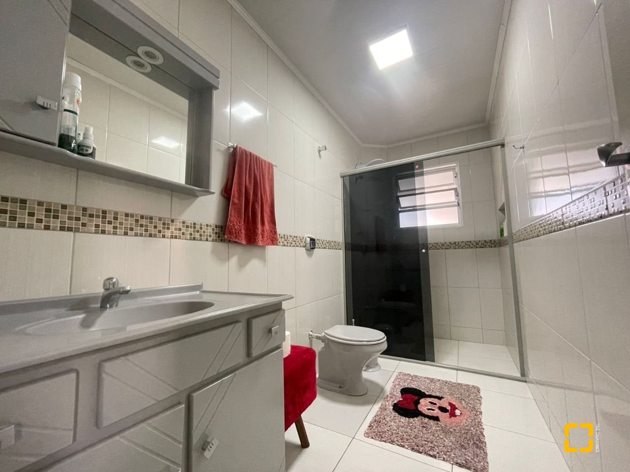 Casa com 210m², 5 quartos (sendo 2 suítes), 3 garagens, no bairro Ingleses em Florianópolis
