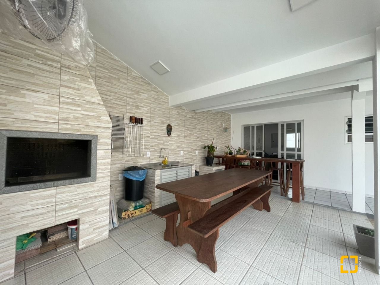 Casa com 210m², 5 quartos (sendo 2 suítes), 3 garagens, no bairro Ingleses em Florianópolis