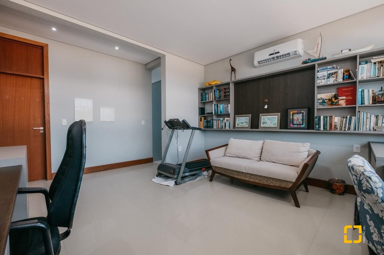 Casa de Condomínio com 287m², 8 quartos (sendo 4 suítes), 2 garagens, no bairro Vargem Grande em Florianópolis