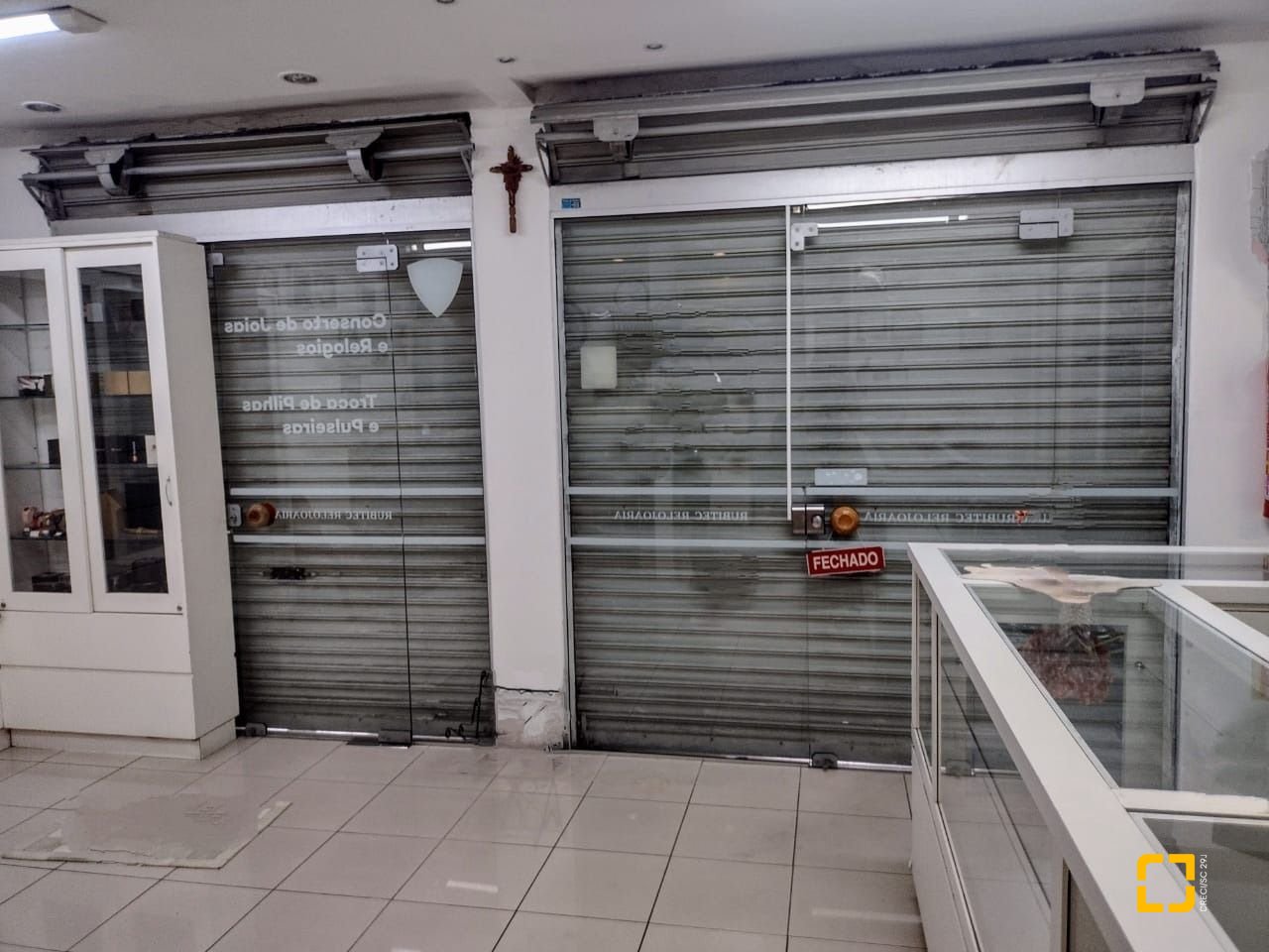 Casa com 326m², 7 garagens, no bairro Estreito em Florianópolis