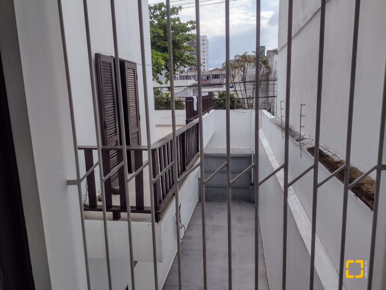 Casa com 326m², 7 garagens, no bairro Estreito em Florianópolis