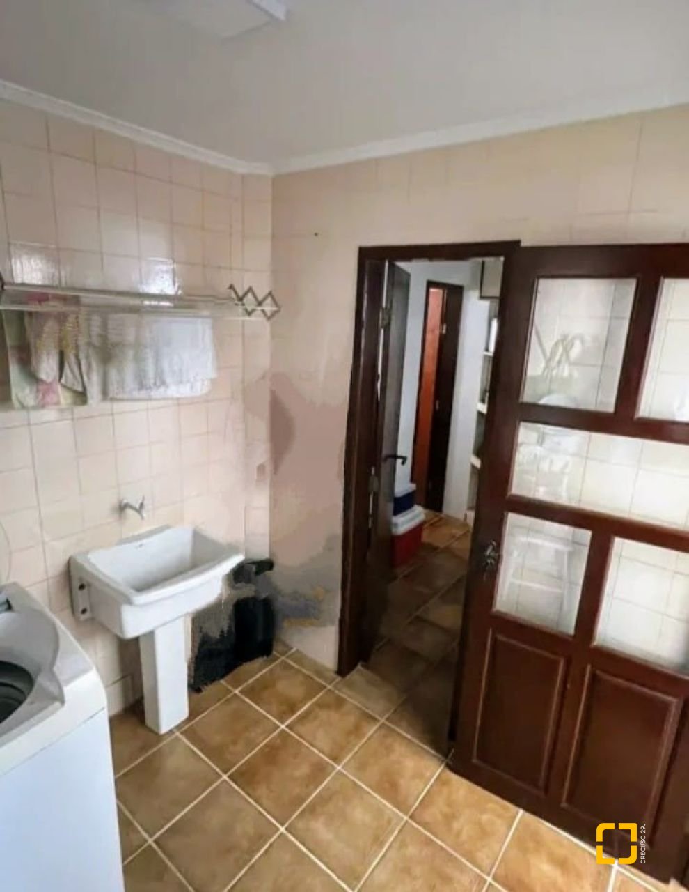 Casa com 326m², 7 garagens, no bairro Estreito em Florianópolis