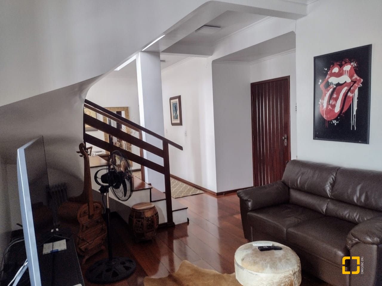Casa com 326m², 7 garagens, no bairro Estreito em Florianópolis