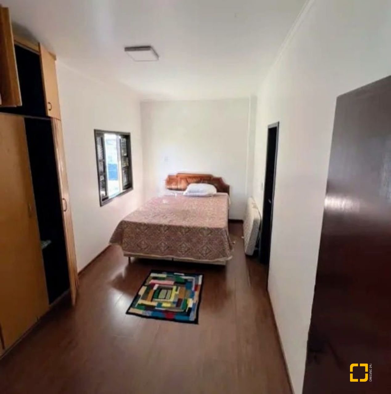 Casa com 326m², 7 garagens, no bairro Estreito em Florianópolis