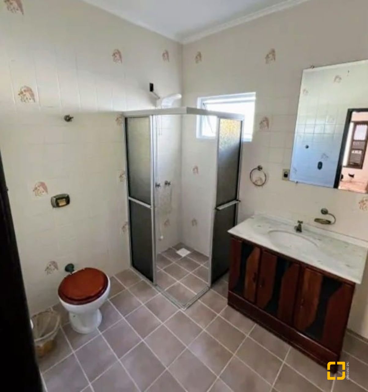 Casa com 326m², 7 garagens, no bairro Estreito em Florianópolis