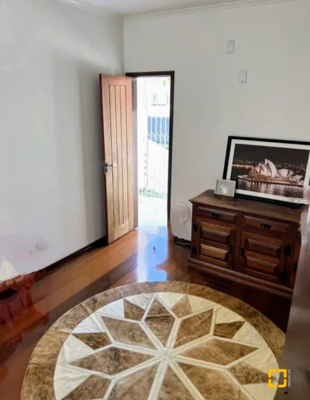 Casa com 326m², 7 garagens, no bairro Estreito em Florianópolis