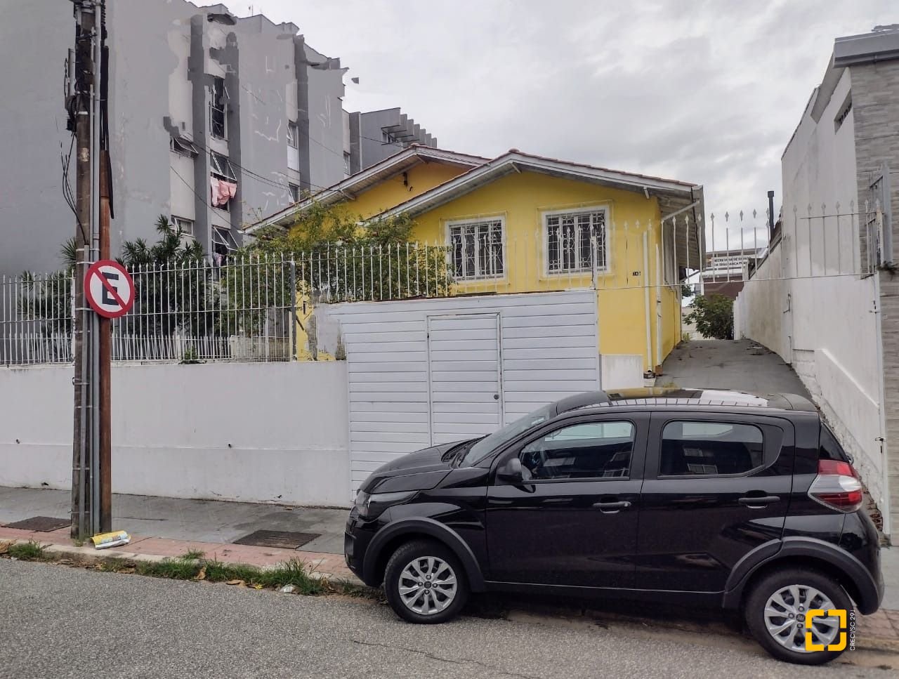 Casa com 169m², 4 quartos (sendo 1 suíte), 2 garagens, no bairro Capoeiras em Florianópolis