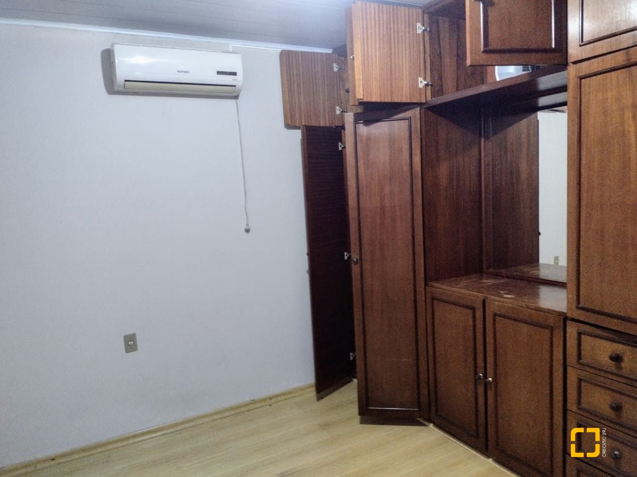 Casa com 169m², 4 quartos (sendo 1 suíte), 2 garagens, no bairro Capoeiras em Florianópolis